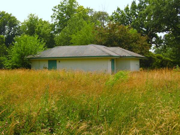 Bob-Lo Island - Pic 21 Building (newer photo)